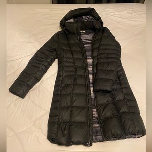 Women’s medium, the north face puffer